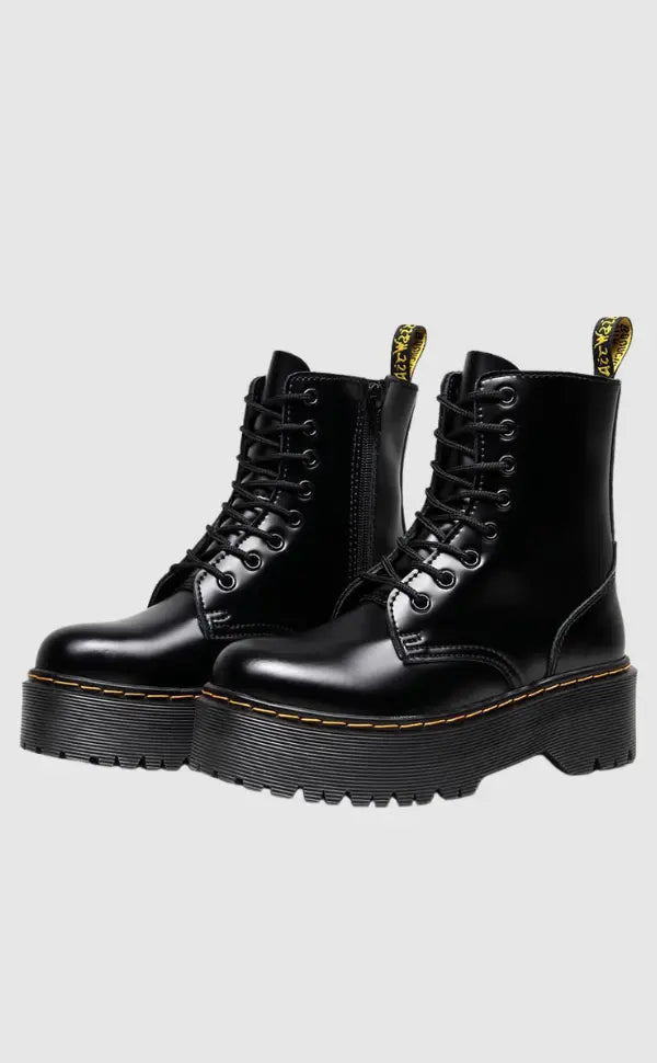 Stylish Platform Boots with Chunky Sole – Comfortable Urban Footwear for All-Day Wear